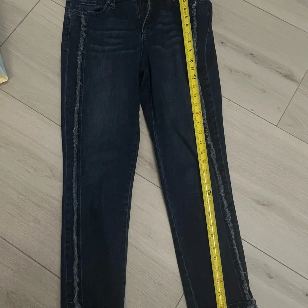 Karl Lagerfeld Paris Skinny Leg Fringe Women's Cropped Jeans Sz 10 - Picture 9 of 10